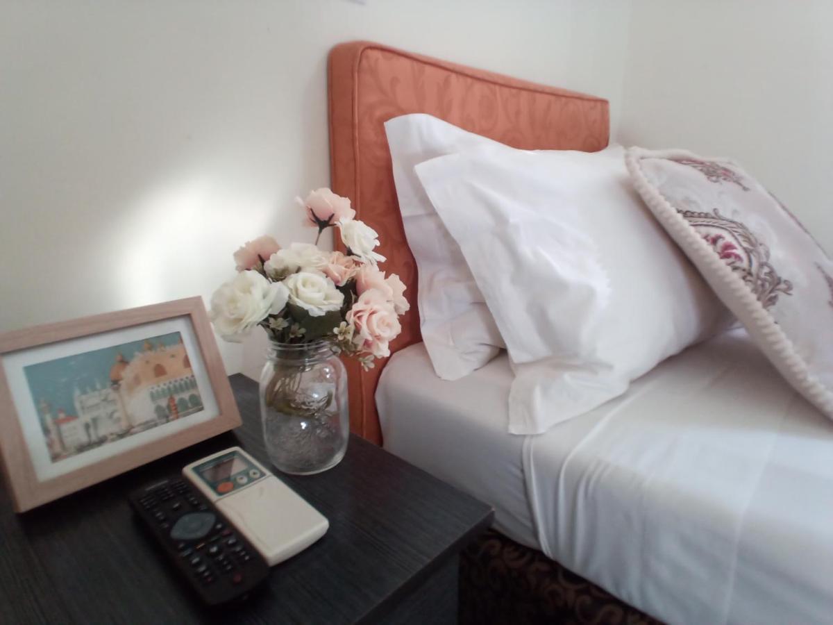 Alveare Bed & Breakfast Roma Exterior foto